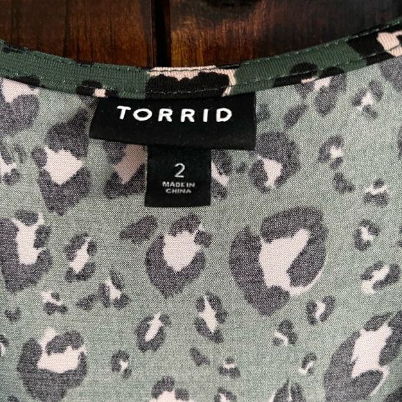 Torrid leopard print hi-lo dress size 2 (18/20) - Picture 3 of 9